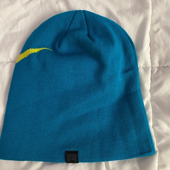 Nike beanie hat new without tags - Picture 2 of 2